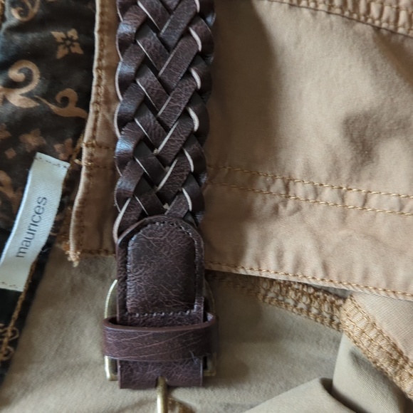 Shorts - Picture 3 of 4